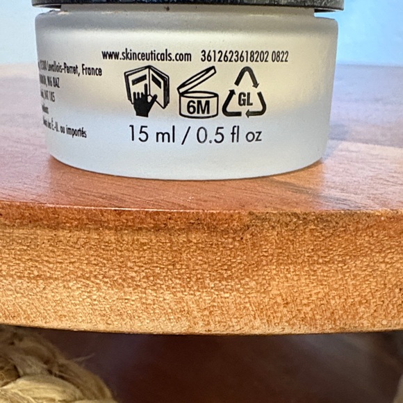 SkinCeuticals A.G.E. Advanced Eye Cream - 15ml - Picture 3 of 8